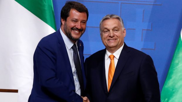 Italský vicepremiér Matteo Salvini při setkání s maďarským premiérem Viktorem Orbánem.