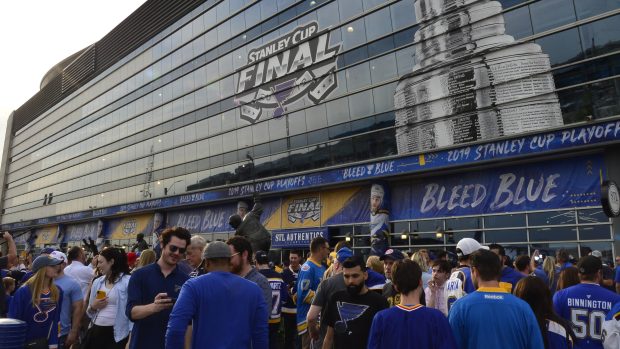 Fanoušci St. Louis se chystají na zápas finále play-off NHL