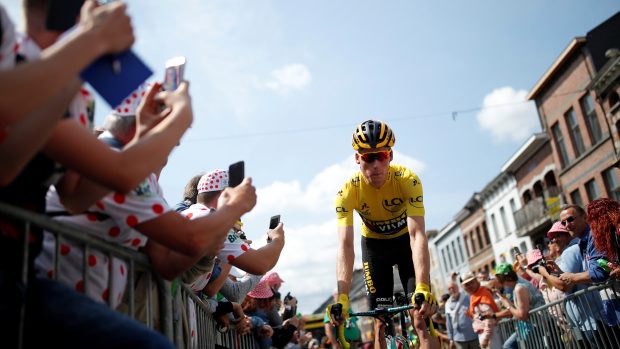 Třetí etapa Tour de France, ve žlutém trikotu jede Mike Teunissen