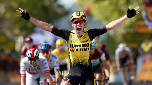 Wout van Aert v cíli desáté etapy Tour de France 2019