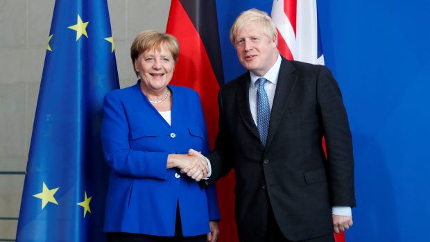 Britský premiér Boris Johnson a německá kancléřka Angela Merkelová