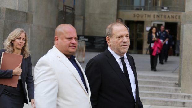 Harvey Weinstein v srpnu před newyorským soudem.