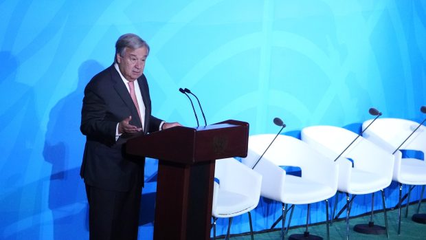 Generální tajemník OSN António Guterres při projevu na klimatickém summitu v New Yorku.