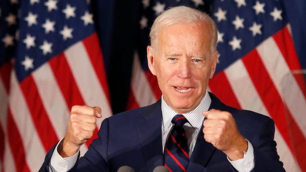 Favorit boje o nominaci Demokratické strany do prezidentských voleb v USA Joe Biden