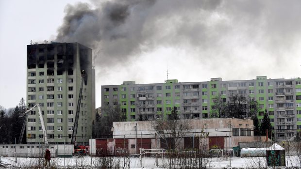Příčina pátečního výbuchu plynu v panelovém domě ve slovenském Prešově zatím není známá