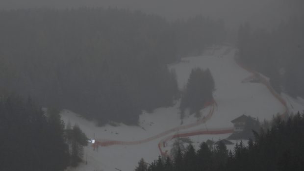 Kvůli špatnému počasí museli pořadatelé zrušit i sjezd mužů ve Val Gardeně.