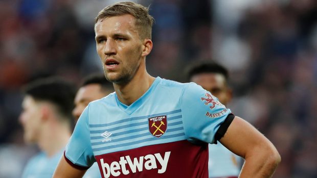 Tomáš Souček ve svém prvním startu za West Ham 1. února proti Brightonu