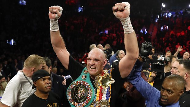 Britský boxer Tyson Fury (na snímku) porazil v Las Vegas Američana Deontaye Wildera a připravil ho o pás mistra světa těžké váhy organizace WBC