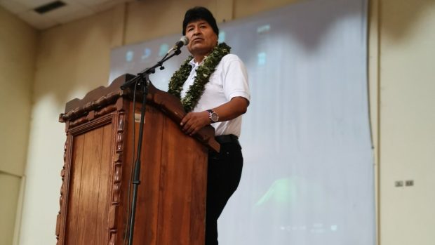 Bývalý bolivijský prezidetn Evo Morales na pondělním mítinku ve Cochabamba