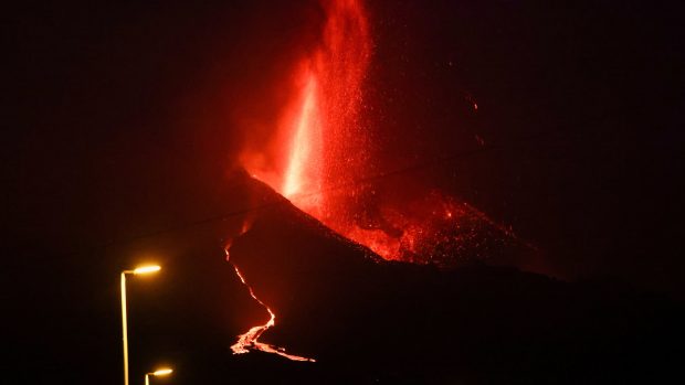 Aktivita sopky Cumbre VIeja na Kanárských ostrovech může podle odborníků trvat i přes dva měsíce