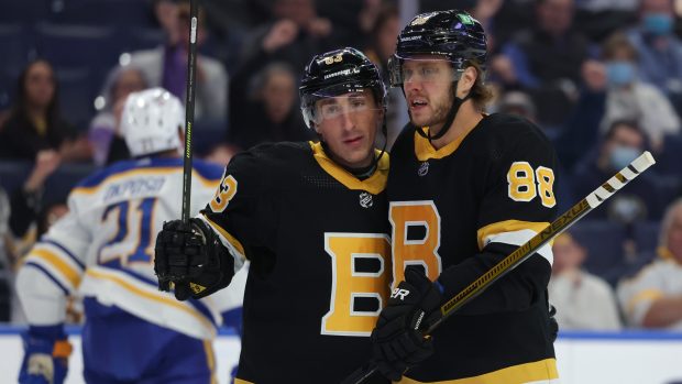 Brad Marchand a David Pastrňák z Bostonu