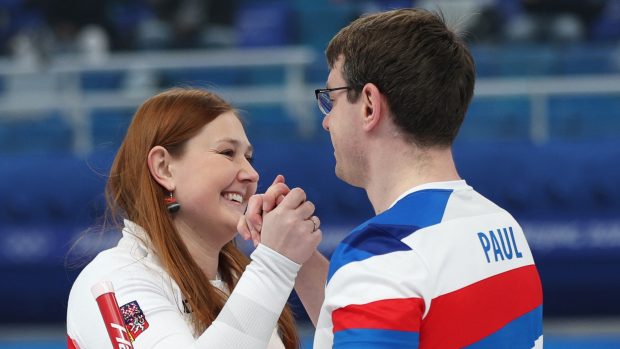 Zuzana a Tomáš Paulovi se radují z vítězství nad USA.