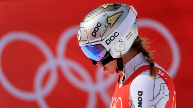 Ester Ledecká v úterý druhou medaili na letošních olympijských hrách nezískala. V lyžařském sjezdu sice na mezičasech vedla, ale ve druhé polovině chybovala