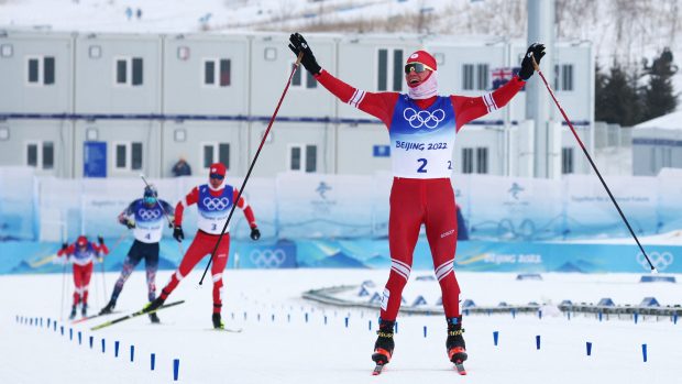 Alexandr Bolšunov slaví zlato z maratonu