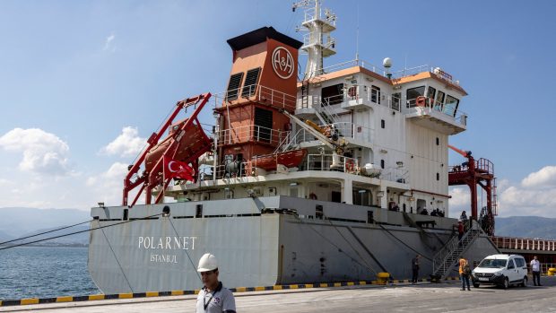 Nákladní loď Polarnet plující pod tureckou vlajkou a vezoucí ukrajinské obilí doráží do cílové destinace.Tím byla dokončena první zásilka od obnovení vývozu z Ukrajiny, v přístavu Safiport Derince v Izmitském zálivu v turecké provincii Kocaeli 8. srpna 2022.