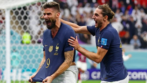 Olivier Giroud poslal Francii do vedení