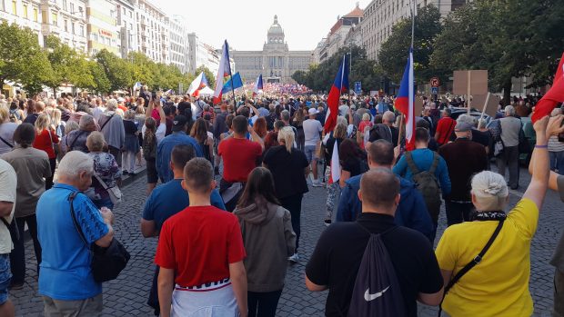 Demonstrace na Václavském náměstí proti vládě Petra Fialy