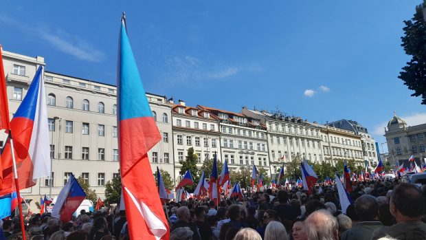 Podle policistů se na Václavském náměstí sešlo až 70 tisíc lidí