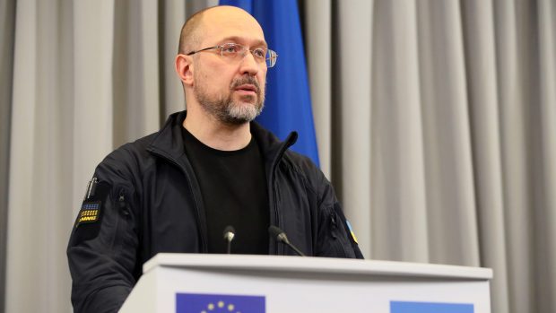 Ukrajinský premiér Denys Šmyhal během únorového summitu EU-Ukrajina