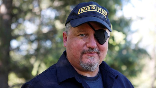 Zakladatel organizace Oath Keepers Stewart Rhodes