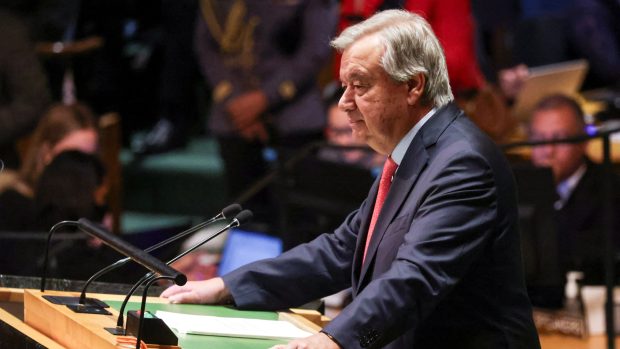 Své vystoupení Guterres zahájil připomínkou záplav v Libyi, které si tento měsíc vyžádaly přes 11 tisíc obětí