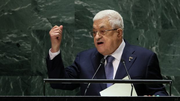 Palestinský prezident Mahmúd Abbás vystupuje na 78. zasedání Valného shromáždění OSN v New Yorku