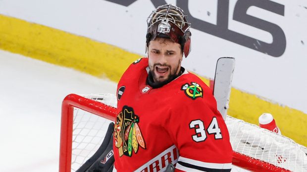 Český brankář Petr Mrázek hrající v NHL za Chicago Blackhawks