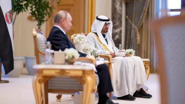 Vladimir Putin na jednání ve Spojených arabských emirátech