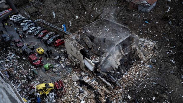 Následky ruského raketového útoku na Kyjev