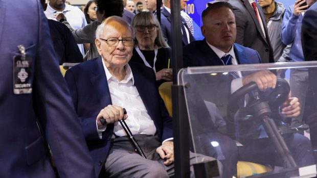 Warren Buffett (foto z května 2024)