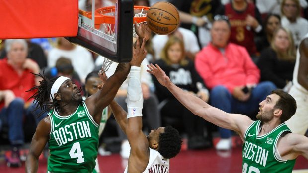 Donovan Mitchell z Celvelandu Cavaliers ve 3. utkání série play-off proti Bostonu Celtics