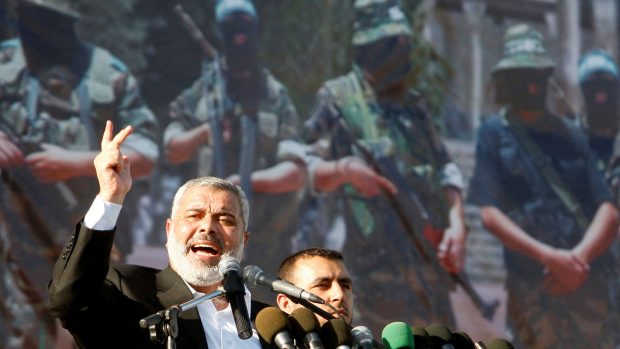 Lídr palestinského hnutí Hamás Ismáíl Haníja na politickém shromáždění v Gaze v prosinci 2008