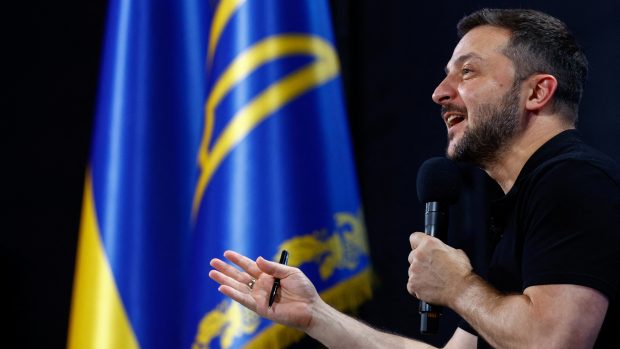 Ukrajinský prezident Volodymyr Zelenskyj na tiskové konferenci v Kyjevě