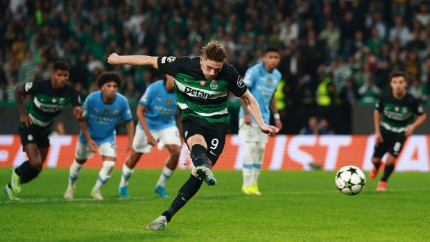 Viktor Gyokeres hattrickem v Lize mistrů sestřelil Manchester City