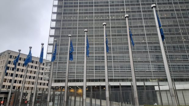 Sídlo Evropské komise, vlajka Evropské unie