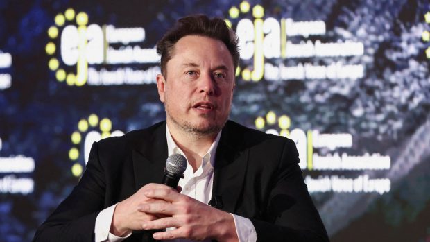 Elon Musk v Krakově na konferenci Evropského židovského sdružení (22. ledna 2024)