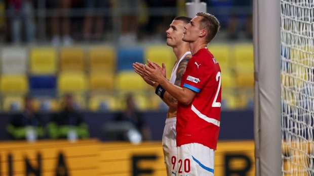 Josef Koželuh a v pozadí Václav Sejk