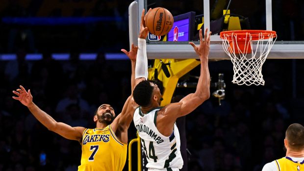 Basketbalisté Lakers prohráli s Milwaukee Bucks