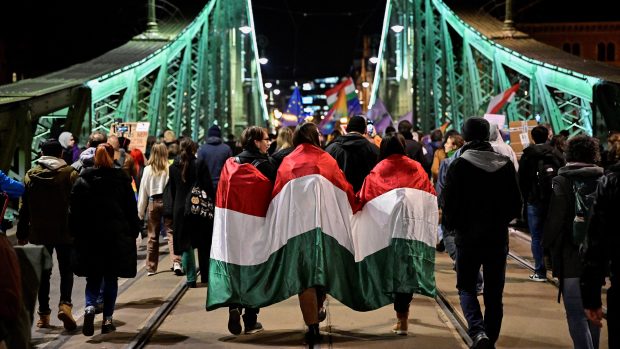 Protest v Budapešti proti zákazu Pride pochodu