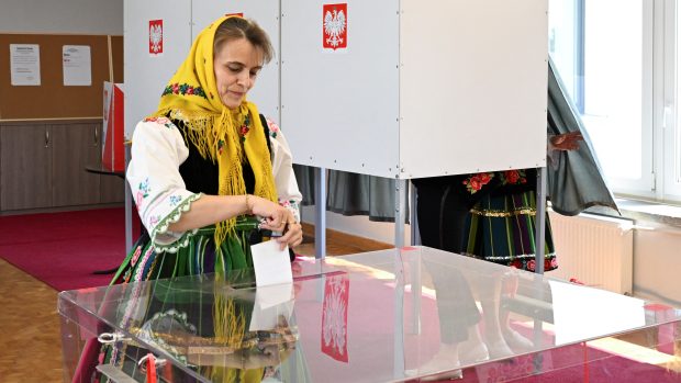 Poláci ve druhém kole volí nového prezidenta