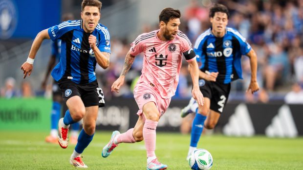 Lionel Messi utekl hráčům Montrealu a po skvostném sólu zavěsil míč do sítě