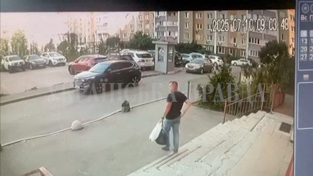 Okamžik před vraždou plukovníka ukrajinské tajné služby SBU v Kyjevě