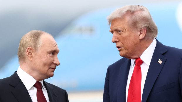 Donald Trump a Vladimir Putin se setkali na Aljašce