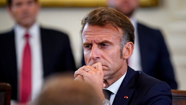 Francouzský prezident Emmanuel Macron zmínil také možnost uspořádat čtyřstranné jednání, kde by kromě Zelenského, Putina a Trumpa byli přítomni také zástupci Evropy