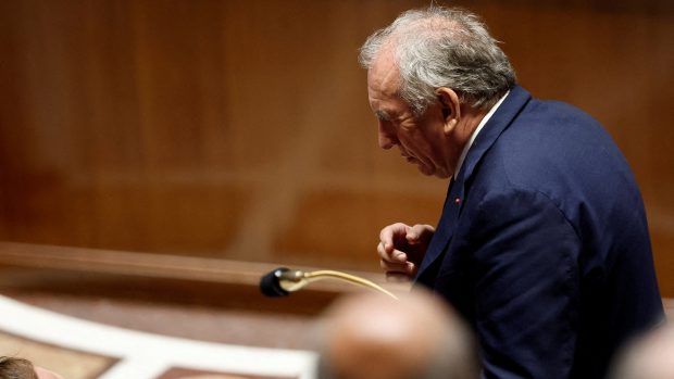 Končící francouzský premiér Francois Bayrou před hlasováním o nedůvěře ve vládu (8. září 2025)
