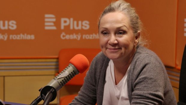 „Rodina je vždycky důležitější než kariéra,“ říká zpěvačka Bára Basiková