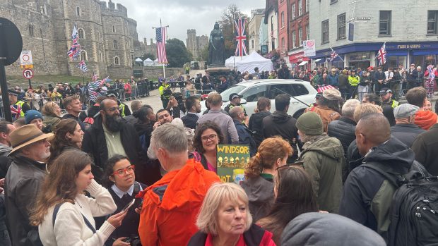 Návštěvu amerického prezidenta Donalda Trumpa v Británii doprovází série demonstrací v Londýně a Windsoru