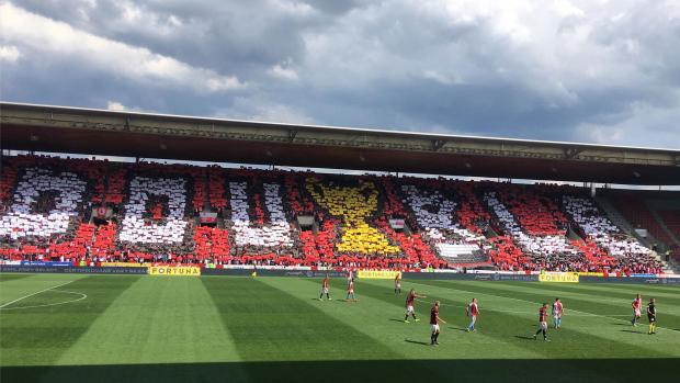 Choreo protilehlé tribuny