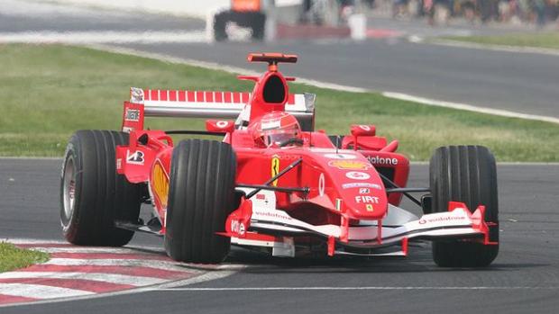 Michael Schumacher ve voze Ferrari v roce 2005