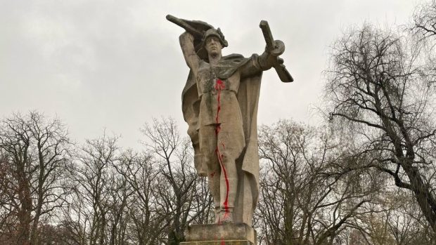 V Litoměřicích sepsali petici za odstranění sochy sovětského vojáka